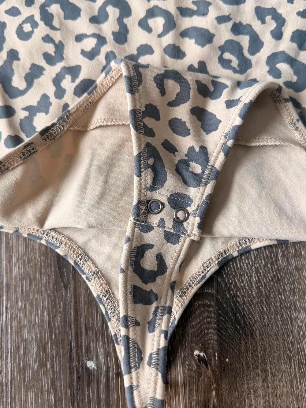 Abercrombie & Fitch Beige and Gray Leopard Print Bodysuit - Picture 2 of 4